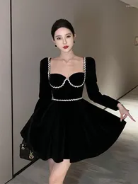 Casual Dresses Exquisite Short Black Dress Hepburn Style High-end Nail Diamond Velvet Birthday Female Autumn Winter Vintage Vestidos