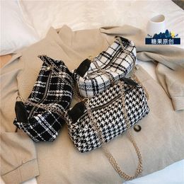 Shoulder Bags Houndstooth Bag Female 2024 Ins Chain One Armpit Woollen All Match Messenger Handbags