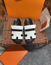 Designer chinelos de verão masculino feminino chinelos de chinelos de chinelos de praia sapatos de luxo sapatos de luxo senhoras sandálias casuais unissex sandálias H10A16 de boa qualidade