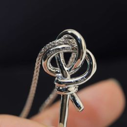 Tiffanyitys Tiffanies Pendants Tijia Woven Keys Series Key Necklace Womens High Edition Full Diamond Pendant Fashionable and Elegant Clawbone Chain