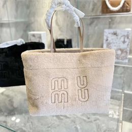 luxury Shopping bag Winter Plush handbag miui Sweet Adeline Sherpa Fashion miui bag Matelasse shoulder Bag Socialite temperament handbags wallet 718