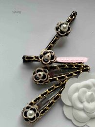 Fashion Pretty Chain Hair Clips Metal c Sign Camellia Pearl Hairpin Including Cards Collection Jewellery TRLO