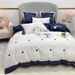 Bedding Sets 2024 Luxury Egypt Cotton Heart Shaped Set Embroidery Edge Duvet Cover Bed Sheet Pillowcases 4Pcs