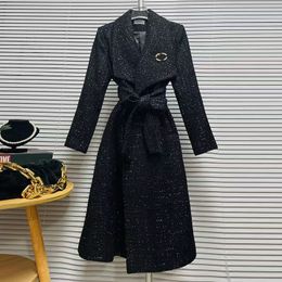 2024 Дизайнерская мода Черное золотое квадратное воротник длиной шерстяной пальто высококачественные корейские стройные ремни Снильное пальто, размер S-XL