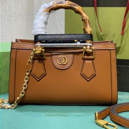 10A Fashion The Tote Chain Bags Quality Handbag Crossbody High Genuine Totes Classic Bamboo Clutch Women Leather Luxury Bags Shoulder B Kmns