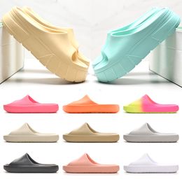 Дизайнер Mayze Sandals Женские женские платформы StainJex Slippers Summer Fashion Slides Beige Luige Luige Pink Core Black Silver Green Flat Slipper Sandals с мягкими подошвами