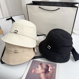 Retro Brand Designer Wide Brim Bucket Hat Ladies Four Seasons Leisure Outdoor Sports Fashion Hot Style 3 Colours Optional Bow Visor Hat