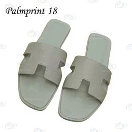 2024 new style Best High Quality Designer sandal lady Outwear Leisure Vacation beach slides flat bottom Slippers fashion Genuine Leather Slippers