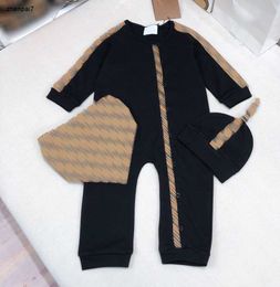 Top toddler jumpsuits newborn clothes Size 59-90 baby three-piece Stripe splicing design infant bodysuit Hat Bib Nov25