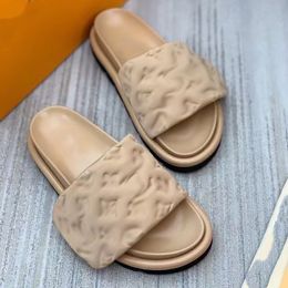 2024 Роскошные подушки для бассейна Дизайнерские сандалии женщины мужчины Sliders Slipers Fashion Classic Prints Выборные плоские мулы Black Fuchsia Grey Beach Shoes