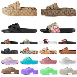 top quality Designer Sandals Slippers Summer Men Women Shoes slides Shaped Flora Slides Moulded in black Tonal rubber sole featuring embossed at outer clogs side
