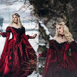 Gothic Sleeping Beauty Princess Medieval Bury Black Wedding Dresses Long Sleeve Lace Appliques Bridal Gowns Victorian Masquerade Party 0521
