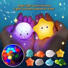 Pool Party Glowing Toys Bath Time Funny Bathtub r Sensor Luminous LED Ocean Animal Water Floating Toy For Baby Infant 240521