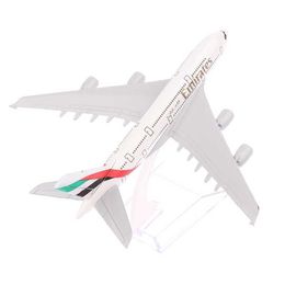 Aircraft Modle 16cm 1 400 Metal Aircraft Replica UAE A380 Aeroplane Diesel Model Aviation Plane Collectable Toys for Boys 1 piece s2452022