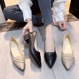 Designer High Heels Womens Business Side Heel Shoes Pointed Middle Small Leather Four Seasons Elegant Formal Clothes Fashionable Pleated Line