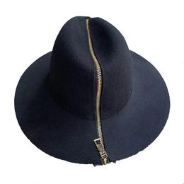 Zipper shallow fedora hat retro Woollen hat ladies European punk chain novelty flat cap men hat street fashion wild trend 240521