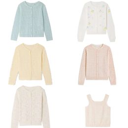 2024 Nya Spring Kids -tröjor för BP -märke Knit Cardigan Toddler Young Girls Cute Fashion Outwear Clothing L2405 L2405