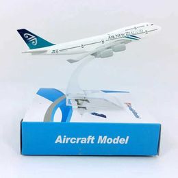 Aircraft Modle 16CM 1 400 B747-400 model Air New Zealand airlines with base metal diecast alloy aircraft plane collectible display model Y240522