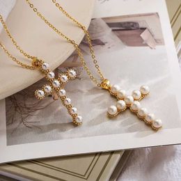 Pendant Necklaces Womens Luxury Pearl Cross Pendant Necklace Fashionable Design Retro Party Date Jewelry d240522