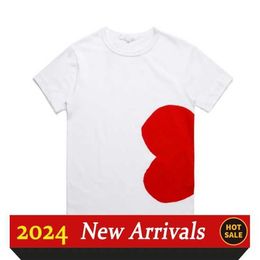 Love Mens t Shirt Men Designer New Tshirts Tees Love Clothes Relaxed Graphic Heart Behind Letter on Chest Hip Hop Fun Print Shirts Breathable Tshirt UZ7X