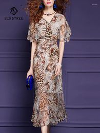 Party Dresses BirdTree Real Silk Elegant Women V Neck Short Sleeve Leopard Print Fashion Sexy Dress 2024 Summer D45423QC