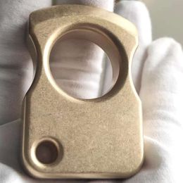 Metal thick hardness knuckles brass chrome steel joints and self-defence protection equipment free of charge for both men and women tools