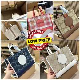 Designer bag Totes Shoulder Bags Canvas handle field dempsey Luxury strap Woman Clutch Cross Body the Tote travel shop large diaper saddle Mommy hand bag black white