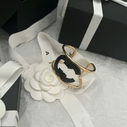 New Designer Acrylic Bangle Boutique Luxury Black and White Charm Bracelet Spring New Couple Girls Jewellery High Quality Birthday Love Gift Bangle