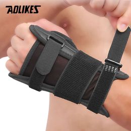 AOLIKES 1PCS Splint Carpal Tunnel Protector Support Palm Wrap Wrist Injury Fracture Fixed Orthopaedic Wristband L2405