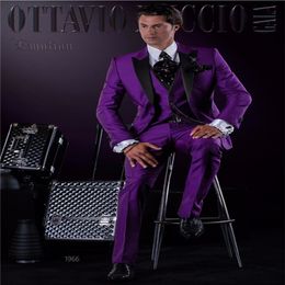 Custom Made Groomsmen Purple Groom Tuxedos Peak Black Lapel Men Suits Wedding Prom Dinner Best Man Blazer Jacket Pants Tie Vest G96 298S