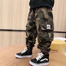 Kinder Camouflage Cargo Frühling und Herbst 2023 New Boy Baby Lose Casual Sports Hosen Winter verdickte Kinderhosen L2405