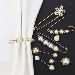 Brooches Pearl Waist Buckle Cardigan Jeans Button Brooch Pins Women Sweater Coat Anti Fall Clothes Crystal Pin Shawl Clip