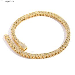 Designer Cuban Link Chain Pendant Necklaces 8mm v Shape Iced Out Lab Diamond Bling Miami Cuban Link Chain Choker for Men 18k Gold Plated Hiphop Necklace or Bracelet