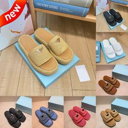 Neue Häkelrattan gewebte Taschen Designer Sandalen Plattform Raffias Slipper Damen Herren Sommer Flat Absatz Casual Flip Flops Outdoors Pool Sliders Strand Folie