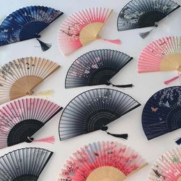Decorative Figurines Silk Bamboo Folding Fan Tassel Pendant Dancing Hand Held Vintage Chinese Japanese Style Flower Printed Wedding Decor