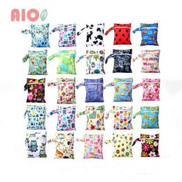 Diaper Bags AIO 1Pcs 30 * 40cm diaper wet bag can be reused waterproof and fashionable printing wet and dry single mouth bag handle multifunctional wet bag d240522