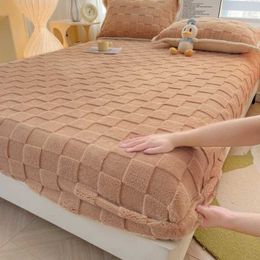 Bedding sets WOSTAR Warm winter plush fitted sheet elastic mattress protector cover fluffy coral fleece bedsheet single double bed king size H240521 Q2PR