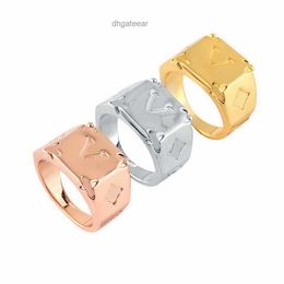 Wedding Rings Europe America Fashion Men Lady Women Rings Titanium Steel Engraved Flower V Letter Signet Ring 3 Color M62487 Size US6-US10