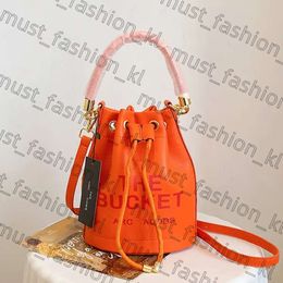 Tasarımcı Çanta Kova Çantası Akşam Çantaları Omuz Çantası Tote Çanta Tasarımcı Kadınlar Omuz Çanta Moda Çapraz Kabartma Tote Drawstring 446