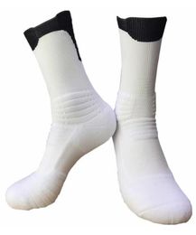 2019 Outdoor Sports Mens Basketball Socks Professional Elite Socks QuickDry Compression Socks RUN Athletic Racing Cycling Sock6030633