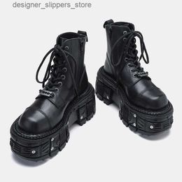 Boots New fully matched womens designs of special interest in 2023 lace up knight black punk metal muffin platform ankle boots for men Q240521