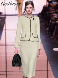 Work Dresses Gedivoen Autumn Fashion Runway Beige Vintage Skirt Set Women O Neck Brooch Pockets Slim Coat Package Buttocks 2 Piece