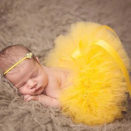 Skirts Cute Girls Yellow Fluffy Tutu Skirts Infant Toddler Fluffy Layers Tulle Pettiskirts with Ribbon Bow+Headband Kids Ballet Tutus Y240522