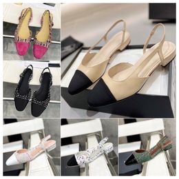 sandálias de grife clássica de sandálias femininas de capota de couro tweed calcanhar quadrado salto plano elegante e moda sapatos de escritório de escritório sapatos de dança