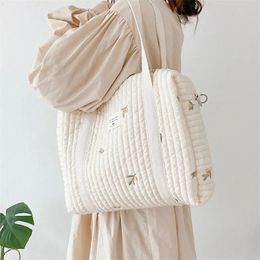Cute Bear Flower Embroidery Pattern Baby Beige Cotton Fabric Zipper Diaper Handbag Luggage Bag 240521