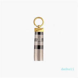 Keychain Classic Exquisite Luxury Designer Car Keyring Zinc Alloy Letter Unisex Lanyard Gold Black Metal Small Jewelry Love
