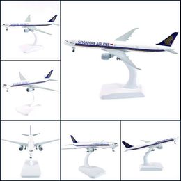 Aircraft Modle JASON TUTU 20cm Singapore Airlines Boeing 777 Aeroplane Model Plane Model Aircraft Diecast Metal 1/300 Scale Planes Dropshipping Y240522