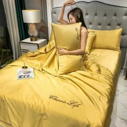 Bedding sets 100% Washed Silk Summer Quilt Embroidery Smooth Ice Cooling Comforter for Bed Silky Solid Blanket Soft Cool H240521 ZX66