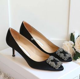 The Designer Wedding Shoes Bride Women Ladies Girl Valentine Gift New Fashion Sexy Sequined Silk Dress Shoes High Heels Pumps6876125