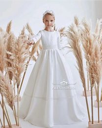 Christening dresses New elegant white satin flower girl dress with half sleeved lace and bow dance used for weddings birthdays parties the first Communion Q240521